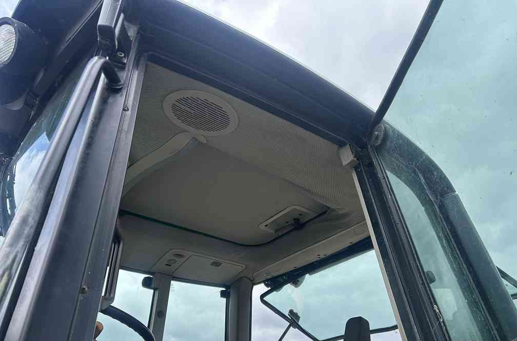 John Deere 6220 premium - Traktor: slika 5 John Deere 6220 premium - Traktor: slika 5