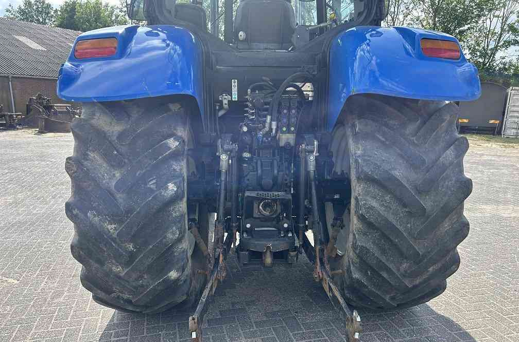 New Holland TSA 125, frontlader - Traktor: slika 3 New Holland TSA 125, frontlader - Traktor: slika 3