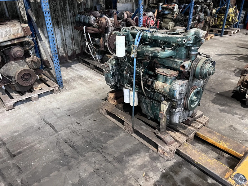 DAF DHU 825 meerdere op voorraad - Motor za Tovornjak: slika 1 DAF DHU 825 meerdere op voorraad - Motor za Tovornjak: slika 1