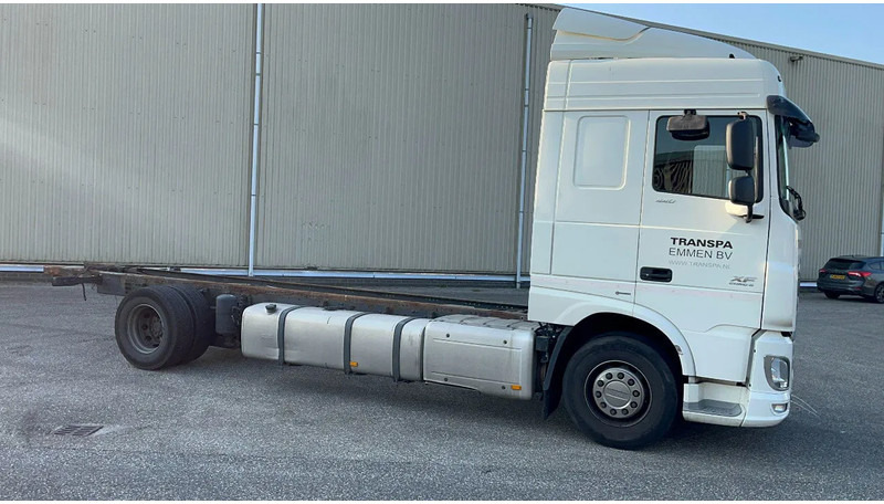 DAF XF 440 nette XF106 Chassis cabine - Tovornjak-šasija: slika 4 DAF XF 440 nette XF106 Chassis cabine - Tovornjak-šasija: slika 4