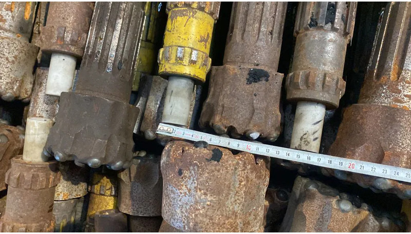 Diversen Sandvik Atlas copco Halco Drill Head rock bit 3.5 and 4 inch - Vrtalna naprava: slika 2 Diversen Sandvik Atlas copco Halco Drill Head rock bit 3.5 and 4 inch - Vrtalna naprava: slika 2