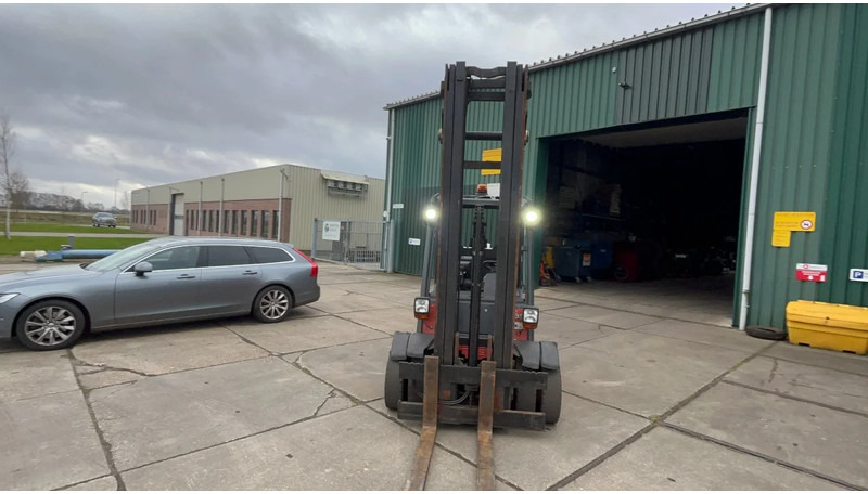 Linde H35T Linde H35 T - Plinski viličar: slika 3 Linde H35T Linde H35 T - Plinski viličar: slika 3