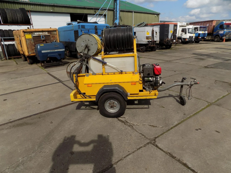 Rioned HD50 Rioned HD50 diesel - Vakuumski tovornjak: slika 2 Rioned HD50 Rioned HD50 diesel - Vakuumski tovornjak: slika 2