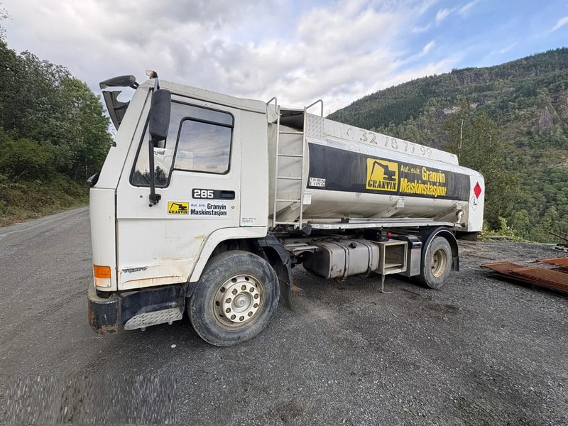 Volvo FL 7 Volvo FL7 285 Fuel tanker 4x2 - Tovornjak cisterna: slika 1 Volvo FL 7 Volvo FL7 285 Fuel tanker 4x2 - Tovornjak cisterna: slika 1
