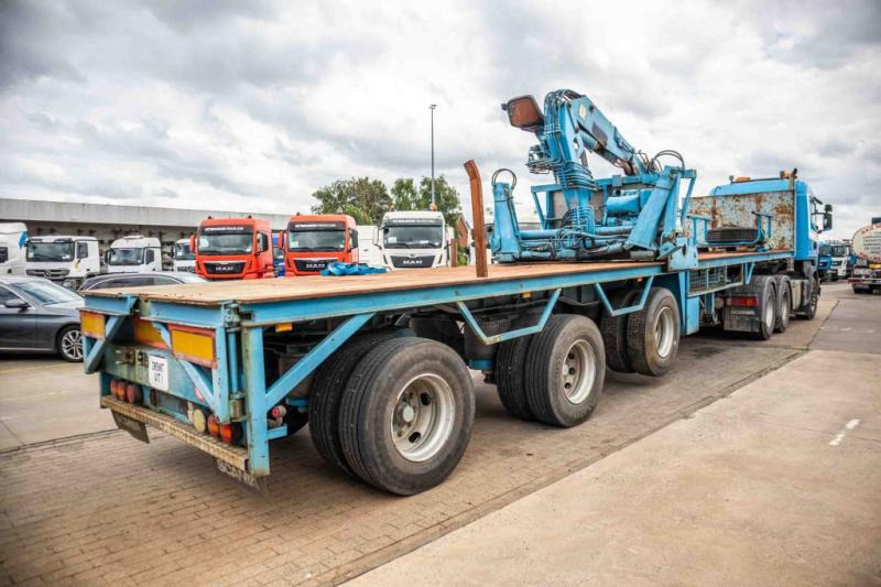 Kennis KRAAN/CRANE/GRUE/KRAN - KENNIS 14 TON/M - Polprikolica s kesonom: slika 5 Kennis KRAAN/CRANE/GRUE/KRAN - KENNIS 14 TON/M - Polprikolica s kesonom: slika 5