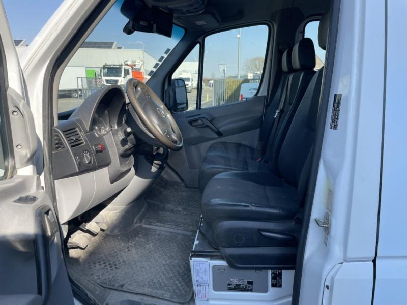 Mercedes SPRINTER 516 CDI - 64 558 KM - Dostavno vozilo s kesonom: slika 5 Mercedes SPRINTER 516 CDI - 64 558 KM - Dostavno vozilo s kesonom: slika 5