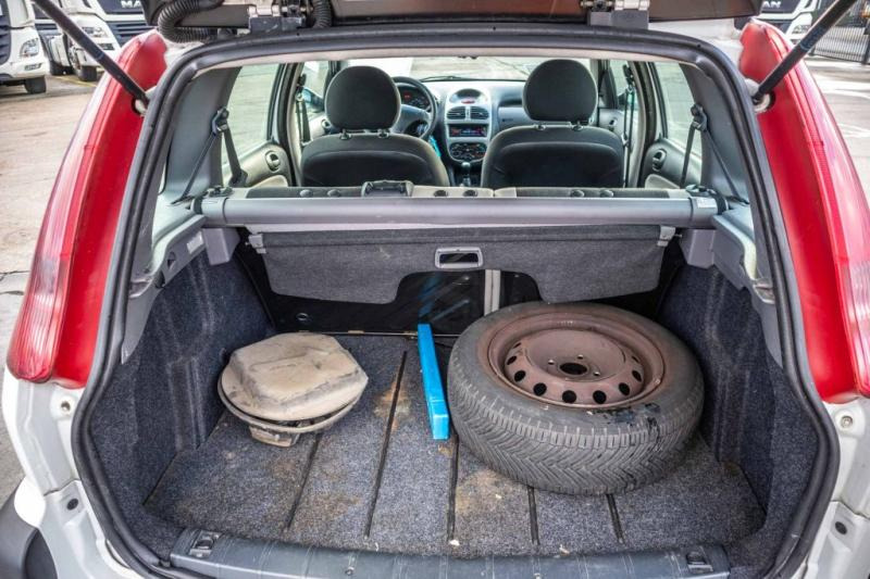 Avtomobil Peugeot 206 SW: slika 6