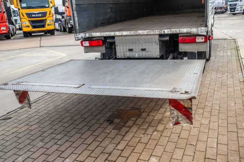 Renault PREMIUM 340 DXI-6X2 - Tovornjak zabojnik: slika 5 Renault PREMIUM 340 DXI-6X2 - Tovornjak zabojnik: slika 5