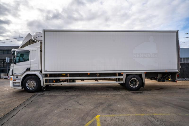 Scania P320 - THERMOKING T-1000R - Tovornjak hladilnik: slika 4 Scania P320 - THERMOKING T-1000R - Tovornjak hladilnik: slika 4