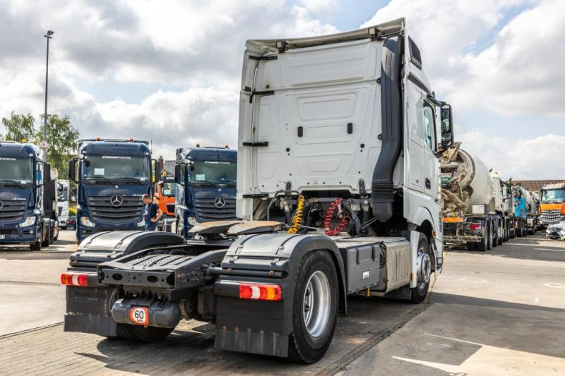 Vlačilec Mercedes ACTROS 1945 (1845) LS: slika 6 Vlačilec Mercedes ACTROS 1945 (1845) LS: slika 6