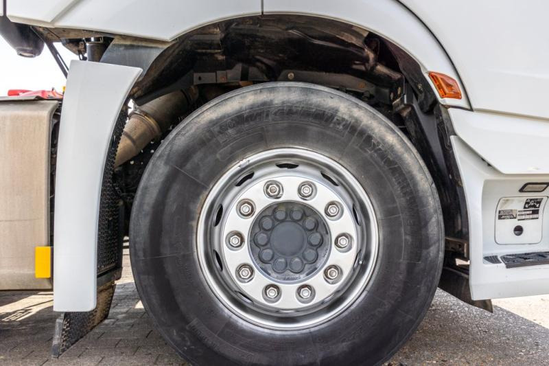 Vlačilec Mercedes ACTROS 1945 (1845) LS: slika 10 Vlačilec Mercedes ACTROS 1945 (1845) LS: slika 10