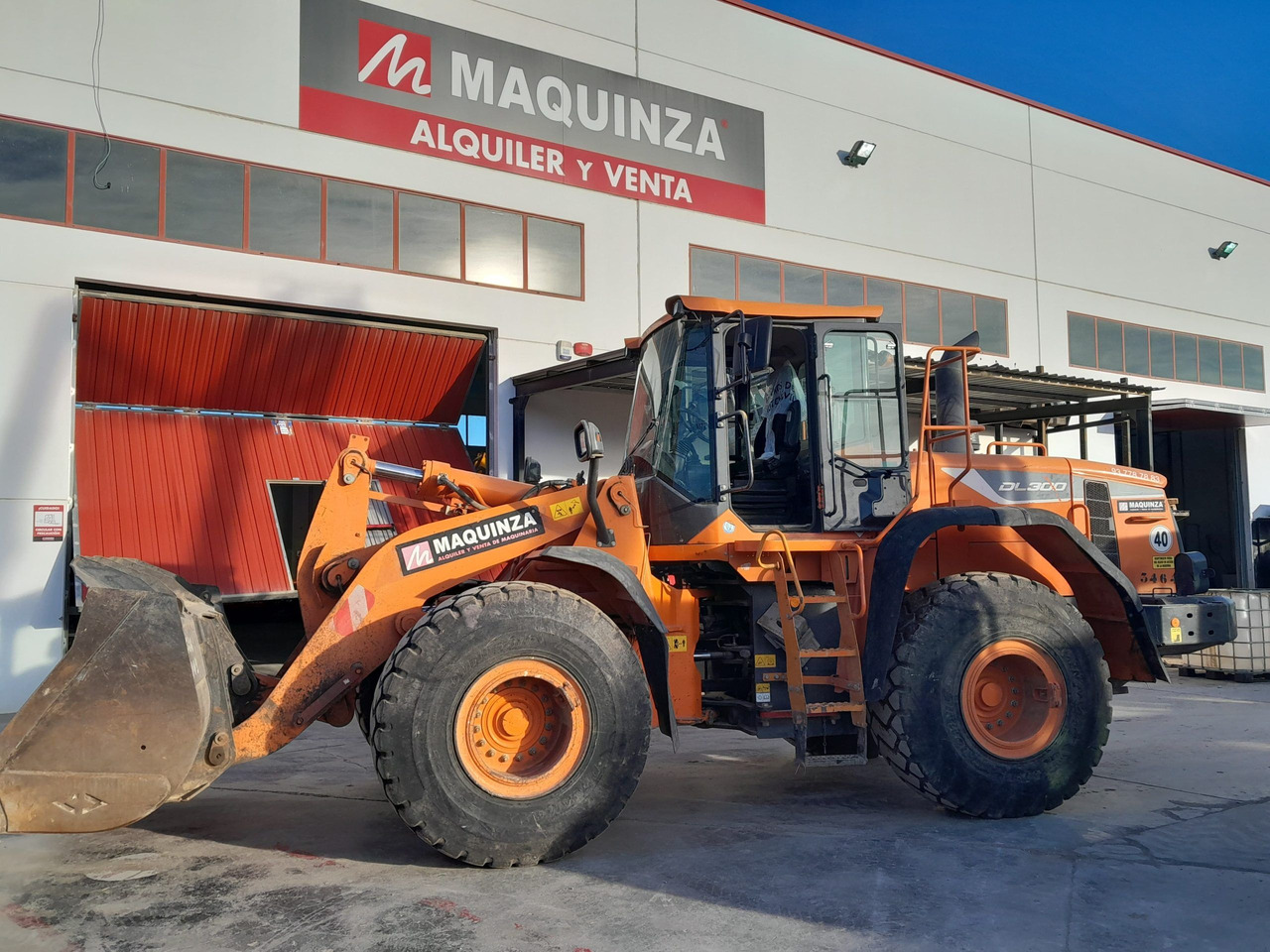 DOOSAN DL300 L/AUX - Kolesni nakladalec: slika 3 DOOSAN DL300 L/AUX - Kolesni nakladalec: slika 3