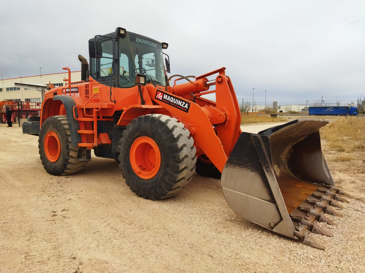 DOOSAN DL300 - Kolesni nakladalec: slika 2 DOOSAN DL300 - Kolesni nakladalec: slika 2