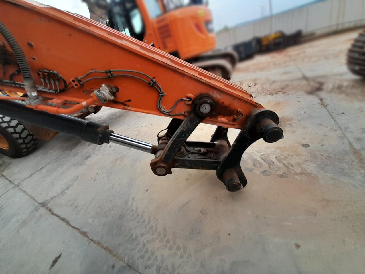 Bager goseničar DOOSAN DX350LC-7: slika 8