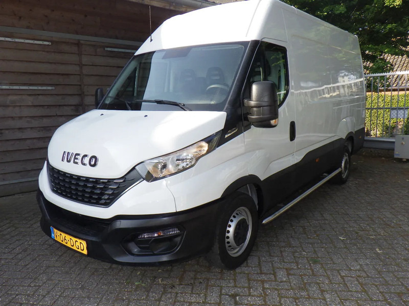 Iveco Daily 35S14 L3/ H2 Hi Matic Automaat / Trekhaak - Furgon: slika 1 Iveco Daily 35S14 L3/ H2 Hi Matic Automaat / Trekhaak - Furgon: slika 1