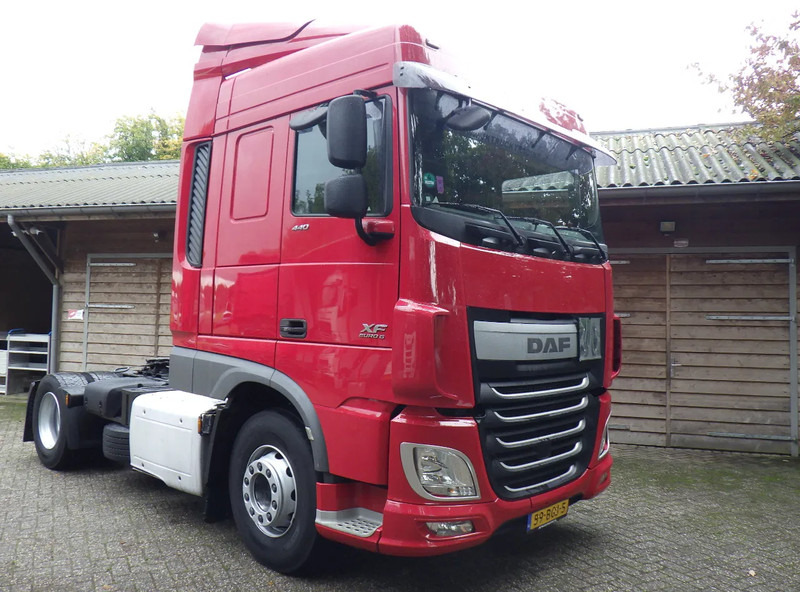 DAF XF 440 8 Tons vooras / Standairco / Standkachel - Vlačilec: slika 2 DAF XF 440 8 Tons vooras / Standairco / Standkachel - Vlačilec: slika 2