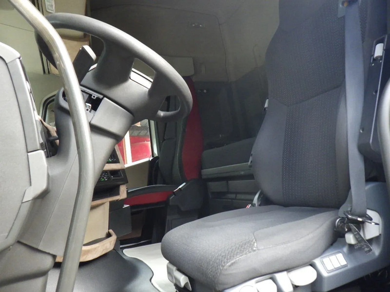 Volvo FH 13.420 Wielbasis 400 cm / 9 T vooras / Alcoa / Sper / GVW 20500 KG - Vlačilec: slika 5 Volvo FH 13.420 Wielbasis 400 cm / 9 T vooras / Alcoa / Sper / GVW 20500 KG - Vlačilec: slika 5