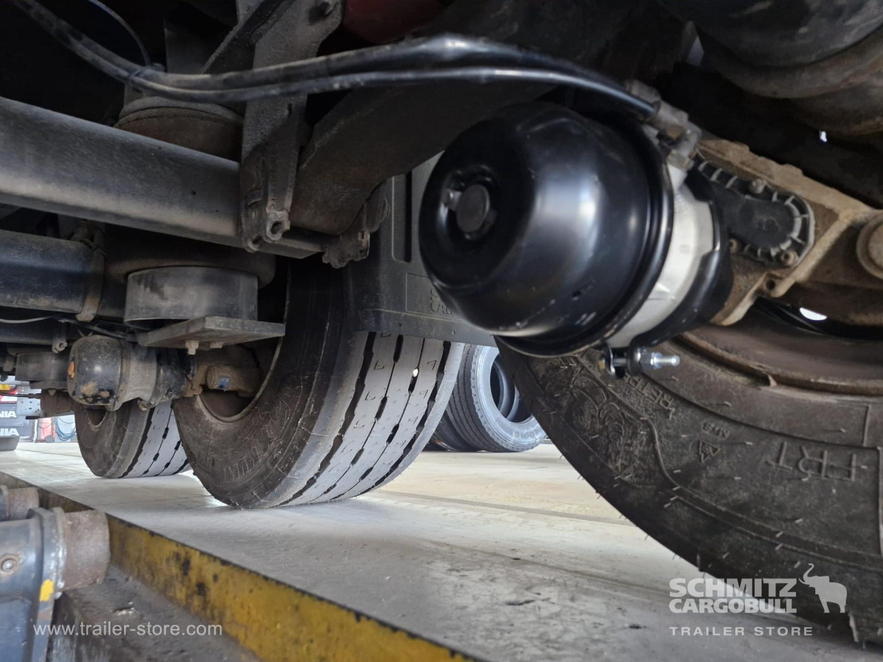 SCHMITZ Curtainsider Varios - Polprikolica s ponjavo: slika 2 SCHMITZ Curtainsider Varios - Polprikolica s ponjavo: slika 2