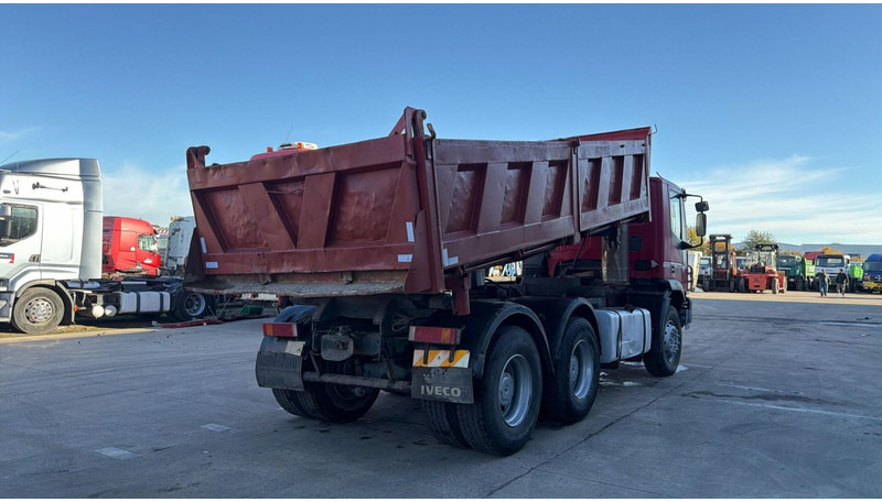 Iveco Eurotrakker 260 E 34 (POMPE MANUELLE / MANUAL PUMP / LAMES / GRAND PONT / BOITE MANUELLE) - Tovornjak prekucnik: slika 4 Iveco Eurotrakker 260 E 34 (POMPE MANUELLE / MANUAL PUMP / LAMES / GRAND PONT / BOITE MANUELLE) - Tovornjak prekucnik: slika 4