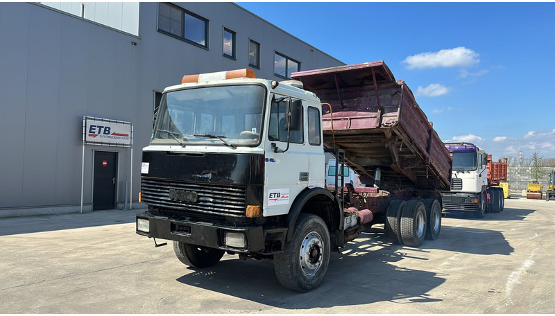 Iveco MAGIRUS 260 - 34 (LIVRAISON GRATUITE AU PORT D'ANVERS / POMPE MANUELLE) - Tovornjak prekucnik: slika 1 Iveco MAGIRUS 260 - 34 (LIVRAISON GRATUITE AU PORT D'ANVERS / POMPE MANUELLE) - Tovornjak prekucnik: slika 1