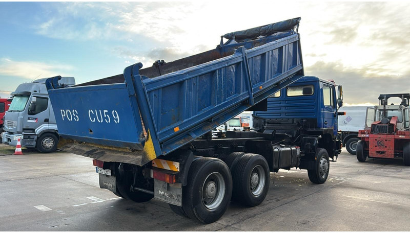 MAN 26.332 (6X6 / BIG AXLE / GRAND PONT / LAMES / POMPE MANUELLE / MANUAL PUMP) - Tovornjak prekucnik: slika 4 MAN 26.332 (6X6 / BIG AXLE / GRAND PONT / LAMES / POMPE MANUELLE / MANUAL PUMP) - Tovornjak prekucnik: slika 4