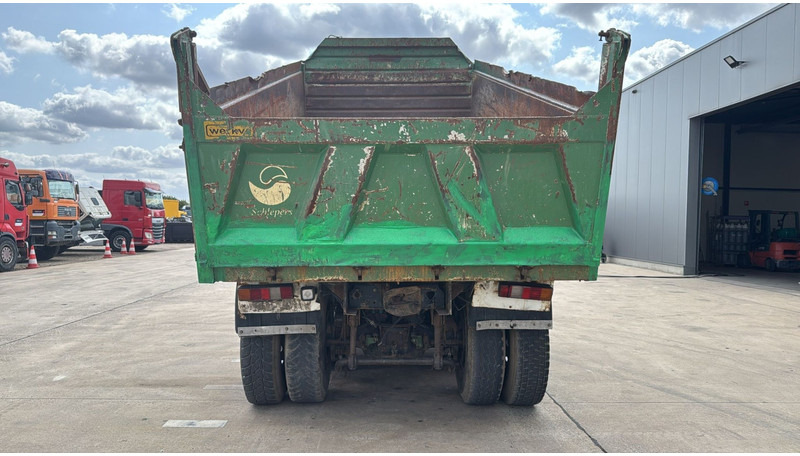 MAN 28.372 (6X6 / BIG AXLE / STEEL SUSPENSION / MANUAL PUMP / 6 CYLINDER / POMPE MANUELLE) - Tovornjak prekucnik: slika 5 MAN 28.372 (6X6 / BIG AXLE / STEEL SUSPENSION / MANUAL PUMP / 6 CYLINDER / POMPE MANUELLE) - Tovornjak prekucnik: slika 5