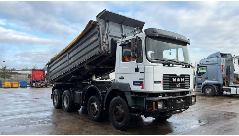 MAN 41.414 (BIG AXLES / 41 TONS / GRAND PONT / LAMES / 6 CYLINDER) - Tovornjak prekucnik: slika 3 MAN 41.414 (BIG AXLES / 41 TONS / GRAND PONT / LAMES / 6 CYLINDER) - Tovornjak prekucnik: slika 3