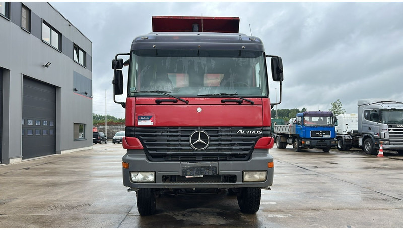 Mercedes-Benz Actros 4143 (BOITE MANUELLE / 8X8 / MANUAL GEARBOX / LAMES / GRAND PONT / BIG AXLE) - Tovornjak prekucnik: slika 2 Mercedes-Benz Actros 4143 (BOITE MANUELLE / 8X8 / MANUAL GEARBOX / LAMES / GRAND PONT / BIG AXLE) - Tovornjak prekucnik: slika 2