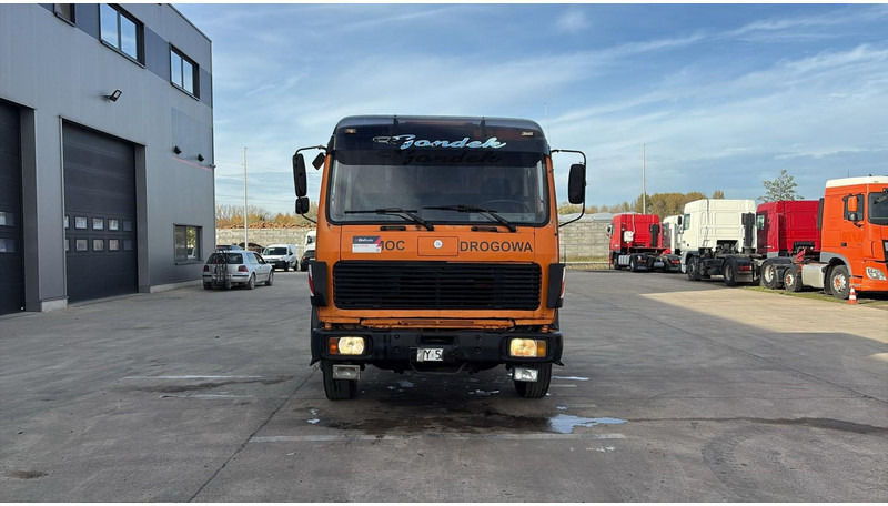 Mercedes-Benz SK 2222 (V6 / FULL STEEL / LAMES / BOITE MANUELLE / POMPE MANUELLE / 8 ROUES / 6X2) - Tovornjak-šasija: slika 2 Mercedes-Benz SK 2222 (V6 / FULL STEEL / LAMES / BOITE MANUELLE / POMPE MANUELLE / 8 ROUES / 6X2) - Tovornjak-šasija: slika 2