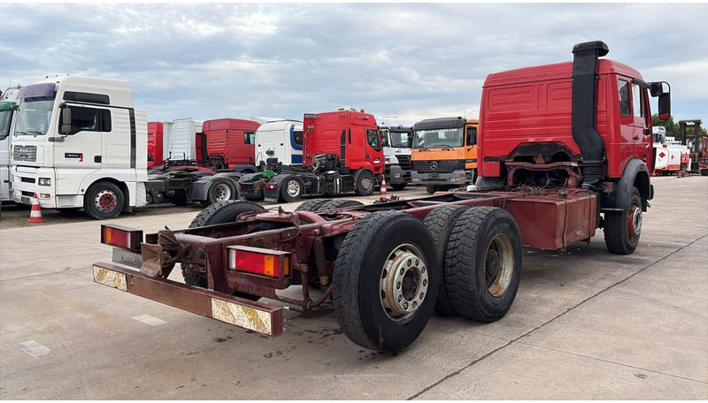 Mercedes-Benz SK 2233 (GRAND PONT / V8 AVEC 2X TURBO / BIG AXLE) - Tovornjak-šasija: slika 4 Mercedes-Benz SK 2233 (GRAND PONT / V8 AVEC 2X TURBO / BIG AXLE) - Tovornjak-šasija: slika 4