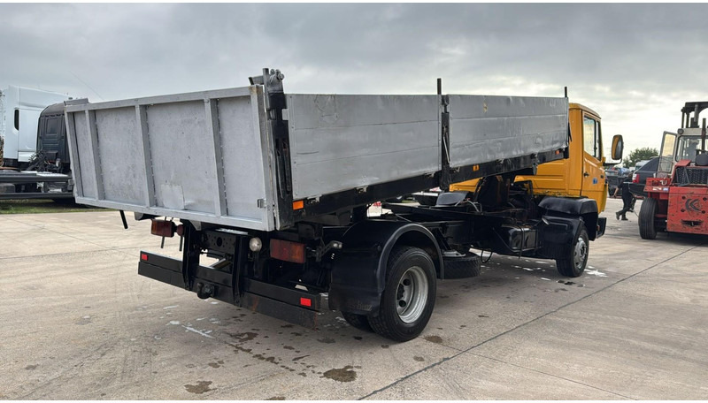 Mercedes-Benz SK 814 (MANUAL PUMP / POMPE MANUELLE / LAMES) - Tovornjak prekucnik: slika 4 Mercedes-Benz SK 814 (MANUAL PUMP / POMPE MANUELLE / LAMES) - Tovornjak prekucnik: slika 4