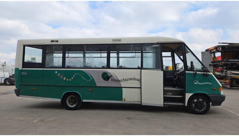 Mercedes-Benz Vario 614 (BELGIAN BUS / 34 SEATS / MANUAL PUMP / LAMES / STEEL SUSP.) - Mestni avtobus: slika 4 Mercedes-Benz Vario 614 (BELGIAN BUS / 34 SEATS / MANUAL PUMP / LAMES / STEEL SUSP.) - Mestni avtobus: slika 4