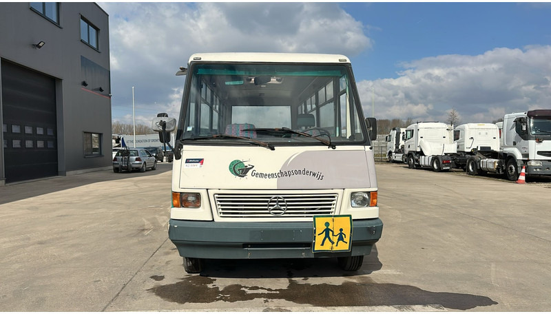 Mercedes-Benz Vario 614 (BELGIAN BUS / MANUAL PUMP / POMPE MANUELLE / BOITE MANUELLE / LAMES) - Mestni avtobus: slika 2 Mercedes-Benz Vario 614 (BELGIAN BUS / MANUAL PUMP / POMPE MANUELLE / BOITE MANUELLE / LAMES) - Mestni avtobus: slika 2