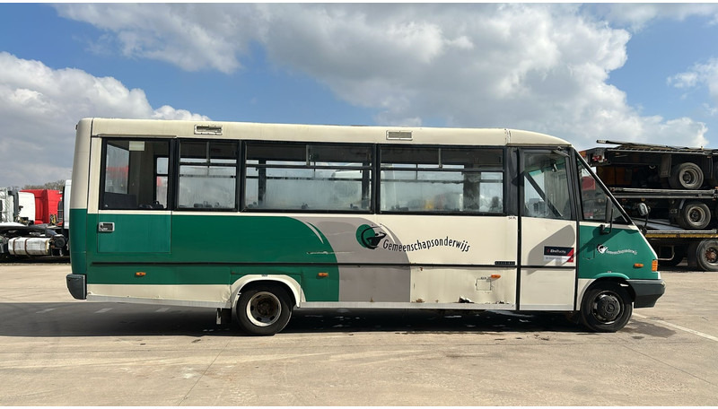 Mercedes-Benz Vario 614 (BELGIAN BUS / MANUAL PUMP / POMPE MANUELLE / BOITE MANUELLE / LAMES) - Mestni avtobus: slika 4 Mercedes-Benz Vario 614 (BELGIAN BUS / MANUAL PUMP / POMPE MANUELLE / BOITE MANUELLE / LAMES) - Mestni avtobus: slika 4