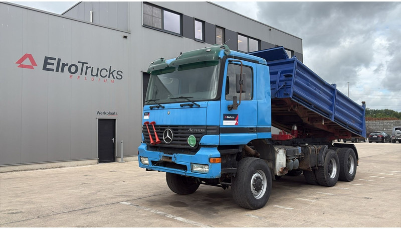 Mercedes-Benz actros 3340 (6X6 / BOITE MANUELLE /MANUAL GEARBOX / 3 PONTS / V6 / MP1) - Tovornjak prekucnik: slika 1 Mercedes-Benz actros 3340 (6X6 / BOITE MANUELLE /MANUAL GEARBOX / 3 PONTS / V6 / MP1) - Tovornjak prekucnik: slika 1