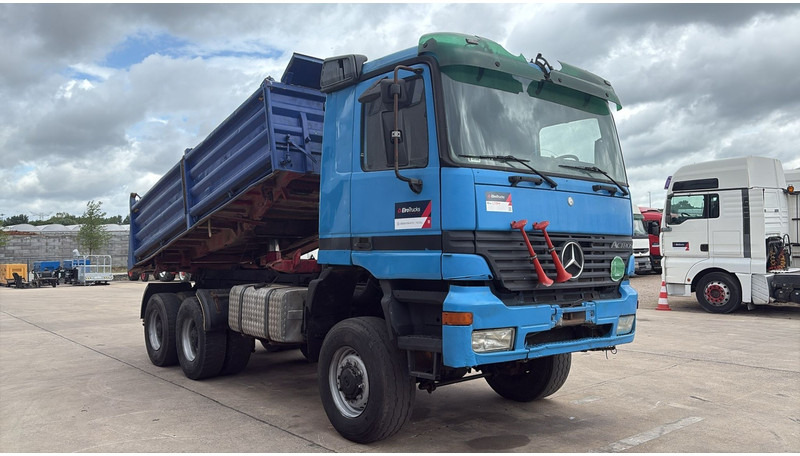 Mercedes-Benz actros 3340 (6X6 / BOITE MANUELLE /MANUAL GEARBOX / 3 PONTS / V6 / MP1) - Tovornjak prekucnik: slika 3 Mercedes-Benz actros 3340 (6X6 / BOITE MANUELLE /MANUAL GEARBOX / 3 PONTS / V6 / MP1) - Tovornjak prekucnik: slika 3