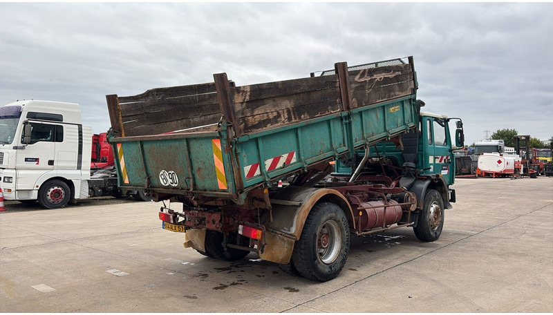 Renault G 300 Manager (LAMES / STEEL SUSP. / GRAND PONT / POMPE MANUELLE) - Tovornjak prekucnik: slika 5 Renault G 300 Manager (LAMES / STEEL SUSP. / GRAND PONT / POMPE MANUELLE) - Tovornjak prekucnik: slika 5