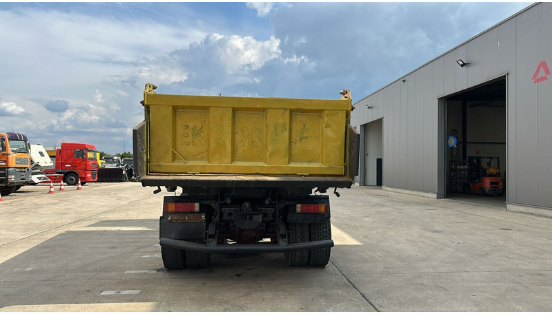 Renault Kerax 385 (POMPE MANUELLE / MANUAL PUMP / 6X4 / LAMES / GRAND PONT) - Tovornjak prekucnik: slika 5 Renault Kerax 385 (POMPE MANUELLE / MANUAL PUMP / 6X4 / LAMES / GRAND PONT) - Tovornjak prekucnik: slika 5