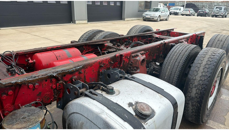 Tovornjak-šasija Scania 124 - 400 (MANUAL PUMP / 6X2 / BIG AXLE / GRAND PONT / POMPE MANUELLE): slika 13 Tovornjak-šasija Scania 124 - 400 (MANUAL PUMP / 6X2 / BIG AXLE / GRAND PONT / POMPE MANUELLE): slika 13