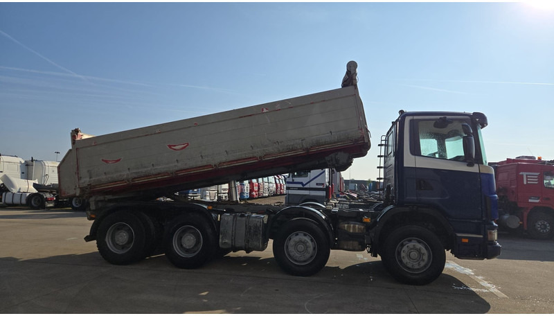 Scania 124-420 (BIG AXLE / GRAND PONT / LAMES / STEEL SUSP. / MANUAL GEARBOX / BOITE MANUELLE) - Tovornjak prekucnik: slika 4 Scania 124-420 (BIG AXLE / GRAND PONT / LAMES / STEEL SUSP. / MANUAL GEARBOX / BOITE MANUELLE) - Tovornjak prekucnik: slika 4