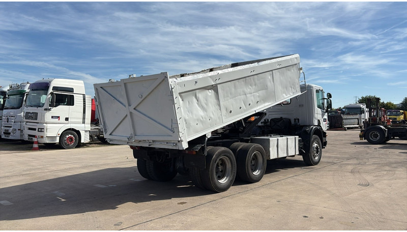 Scania 94 - 260 (BOITE MANUELLE / LAMES / STEEL SUSP. / 6X4 / MANUAL GEARBOX) - Tovornjak prekucnik: slika 4 Scania 94 - 260 (BOITE MANUELLE / LAMES / STEEL SUSP. / 6X4 / MANUAL GEARBOX) - Tovornjak prekucnik: slika 4