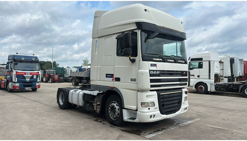 DAF 105 XF 460 (BOITE MANUELLE / MANUAL GEARBOX / CLEAN CONDITION / PROPRE) - Vlačilec: slika 3 DAF 105 XF 460 (BOITE MANUELLE / MANUAL GEARBOX / CLEAN CONDITION / PROPRE) - Vlačilec: slika 3