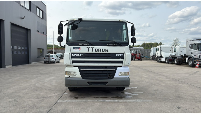 DAF 85 CF 410 (LOW CABIN / PETIT CABINE / TRES PROPRE / CLEAN CONDITION) - Vlačilec: slika 2 DAF 85 CF 410 (LOW CABIN / PETIT CABINE / TRES PROPRE / CLEAN CONDITION) - Vlačilec: slika 2