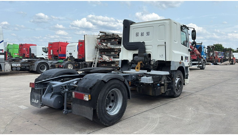 DAF 85 CF 410 (LOW CABIN / PETIT CABINE / TRES PROPRE / CLEAN CONDITION) - Vlačilec: slika 5 DAF 85 CF 410 (LOW CABIN / PETIT CABINE / TRES PROPRE / CLEAN CONDITION) - Vlačilec: slika 5