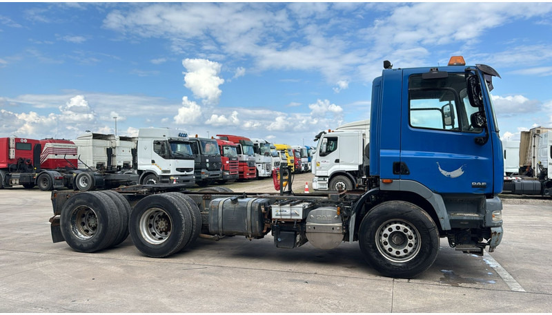 DAF CF 85.410 (BELGIAN TRUCK / HOOK / 10 TYRES) - Vlačilec: slika 4 DAF CF 85.410 (BELGIAN TRUCK / HOOK / 10 TYRES) - Vlačilec: slika 4
