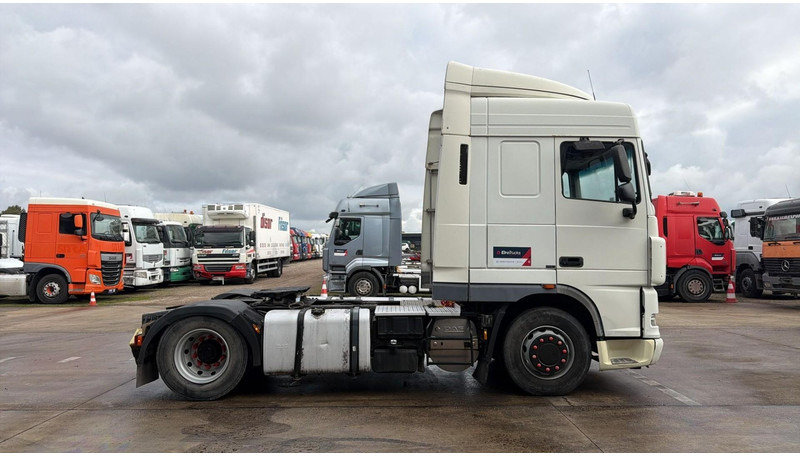 DAF XF 105.410 (BOITE MANUELLE / MANUAL GEARBOX) - Vlačilec: slika 3 DAF XF 105.410 (BOITE MANUELLE / MANUAL GEARBOX) - Vlačilec: slika 3