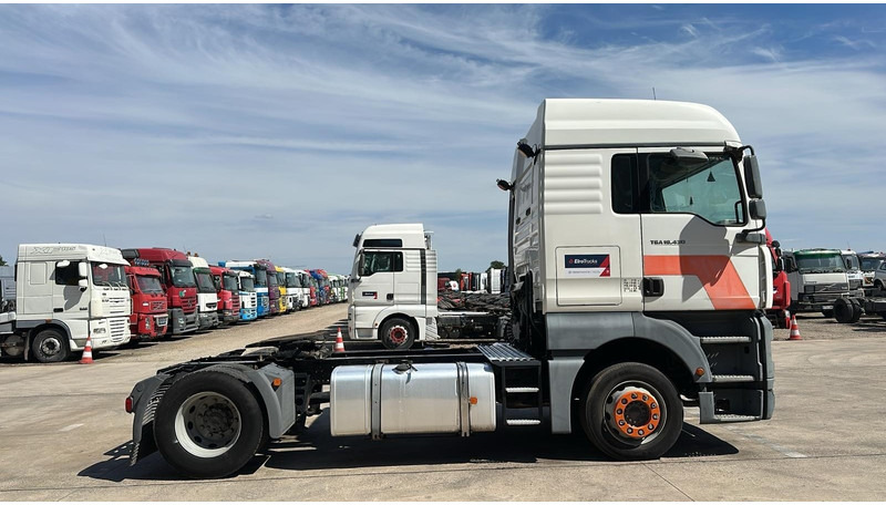 MAN TGA 18.430 (BOITE MANUELLE / MANUAL GEARBOX) - Vlačilec: slika 4 MAN TGA 18.430 (BOITE MANUELLE / MANUAL GEARBOX) - Vlačilec: slika 4