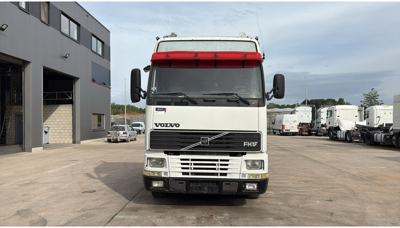 Volvo FH 12.420 (BOITE MANUELLE / MANUAL GEARBOX / PTO / POMPE HYDRAULIQUE) - Vlačilec: slika 2 Volvo FH 12.420 (BOITE MANUELLE / MANUAL GEARBOX / PTO / POMPE HYDRAULIQUE) - Vlačilec: slika 2