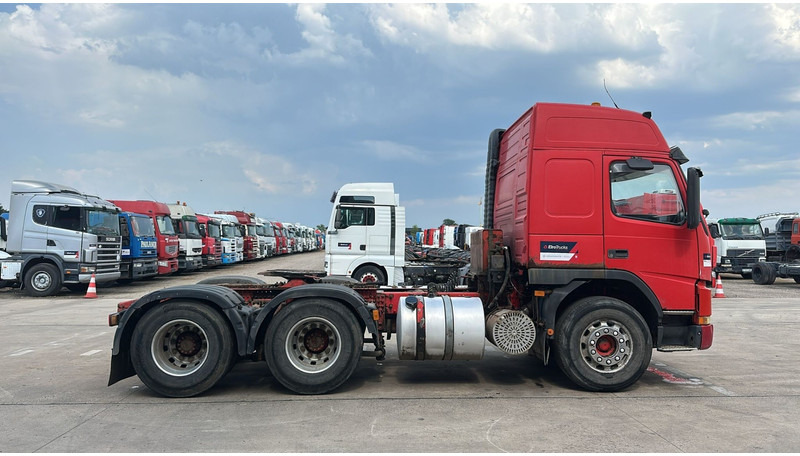 Volvo FM 12 - 420 (6X4 / TRACTEUR ORIGINAL / BOITE MANUELLE / MANUAL GEARBOX / PROPRE) - Vlačilec: slika 4 Volvo FM 12 - 420 (6X4 / TRACTEUR ORIGINAL / BOITE MANUELLE / MANUAL GEARBOX / PROPRE) - Vlačilec: slika 4