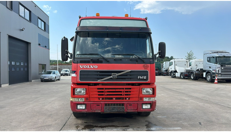 Volvo FM 12 - 420 (6X4 / TRACTEUR ORIGINAL / BOITE MANUELLE / MANUAL GEARBOX / PROPRE) - Vlačilec: slika 2 Volvo FM 12 - 420 (6X4 / TRACTEUR ORIGINAL / BOITE MANUELLE / MANUAL GEARBOX / PROPRE) - Vlačilec: slika 2
